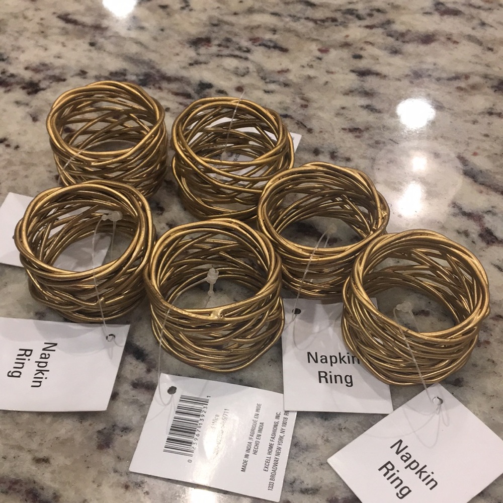 Bundle of 6 gold Twisted napkin rings NWT
